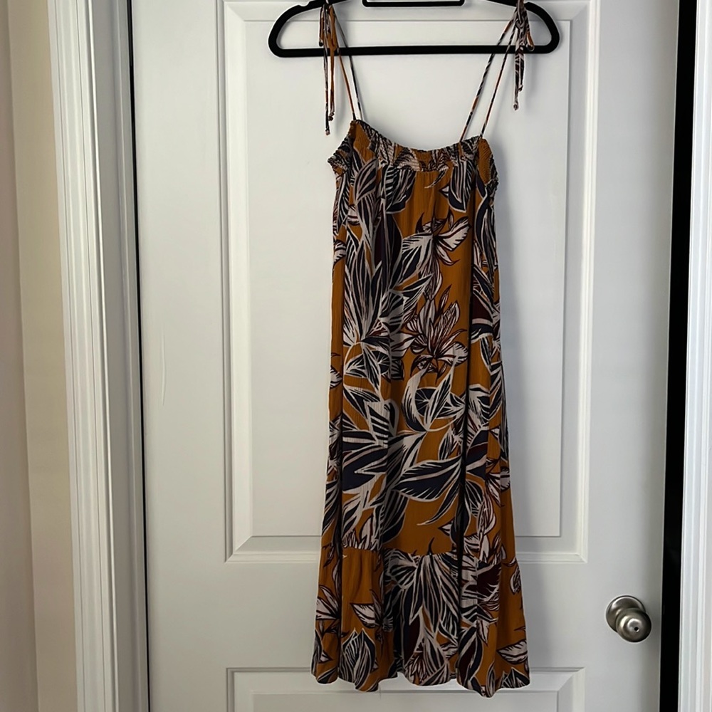 Flowy Tropical Floral Midi Dress